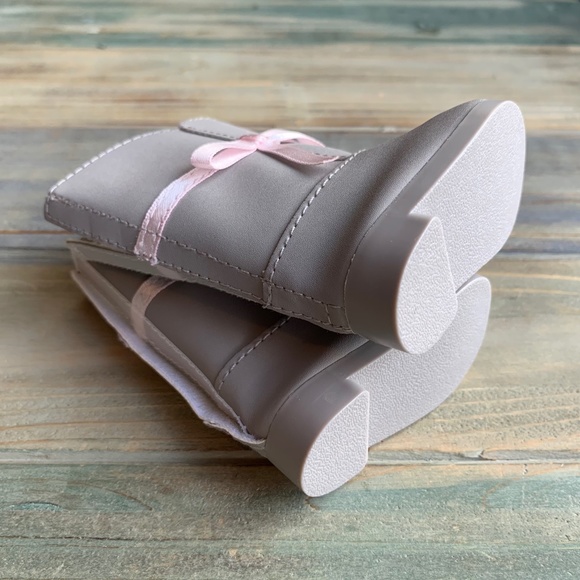 AMERICAN GIRL DOLL Pretty Pink Coat Set Faux Fur Trim Hood Gray Boots - Picture 6 of 9